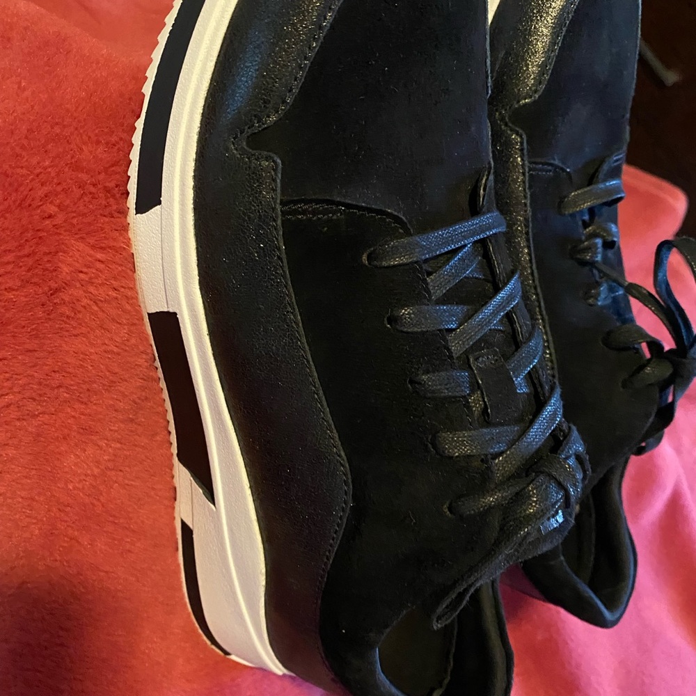 Brand-new Fit flop Black tennis shoes size 9